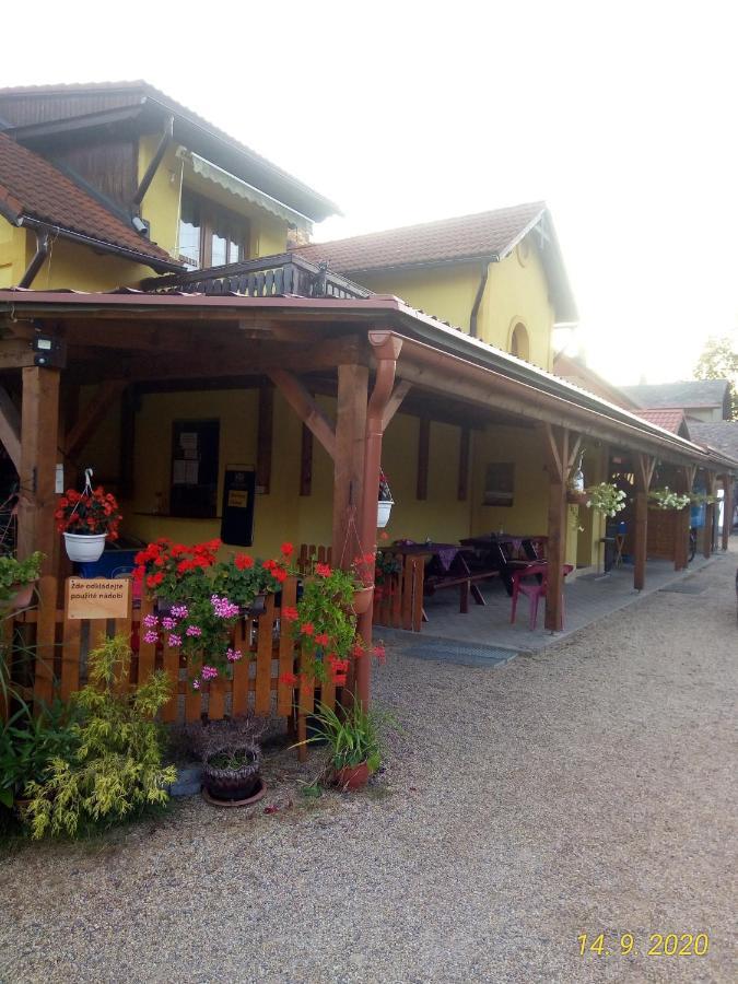 Guest House Vila Frydstejn Екстер'єр фото